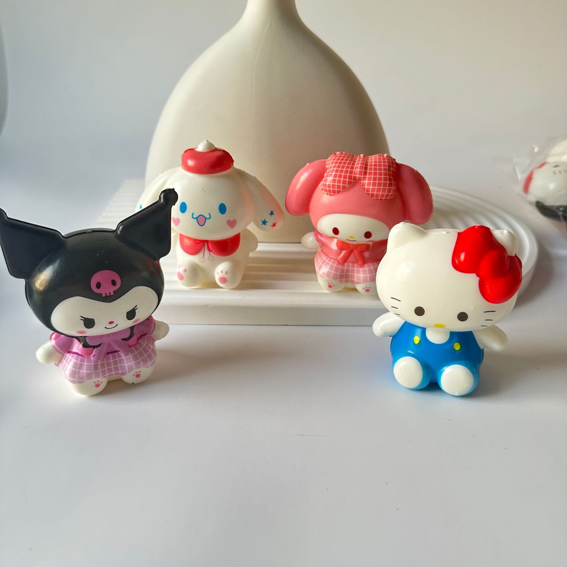 Pellizcar música PU rebote lento Hello Kitty descompresión y reducción de la taza de helado muñeca de escritorio dibujos animados adornos lindos figuras image 5