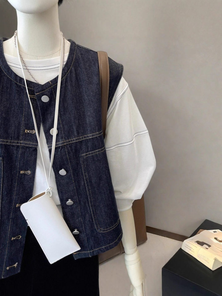 Áo vest denim nữ không tay phối lớp phong cách retro, dáng ôm, dài 50–65 cm — màu xanh đậm