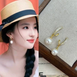 耳钉;项链;耳环