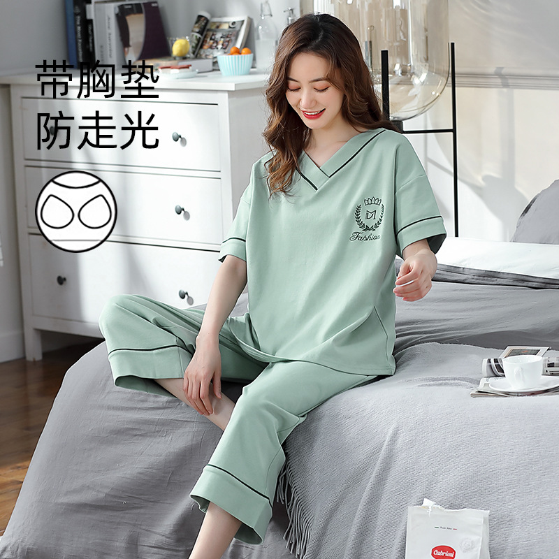 Summer Pajamas for Women with Padded Short-Sleeved Cropped Pants, Thin Large Size, Bra-Free, Anti-Bump Home Wear Set