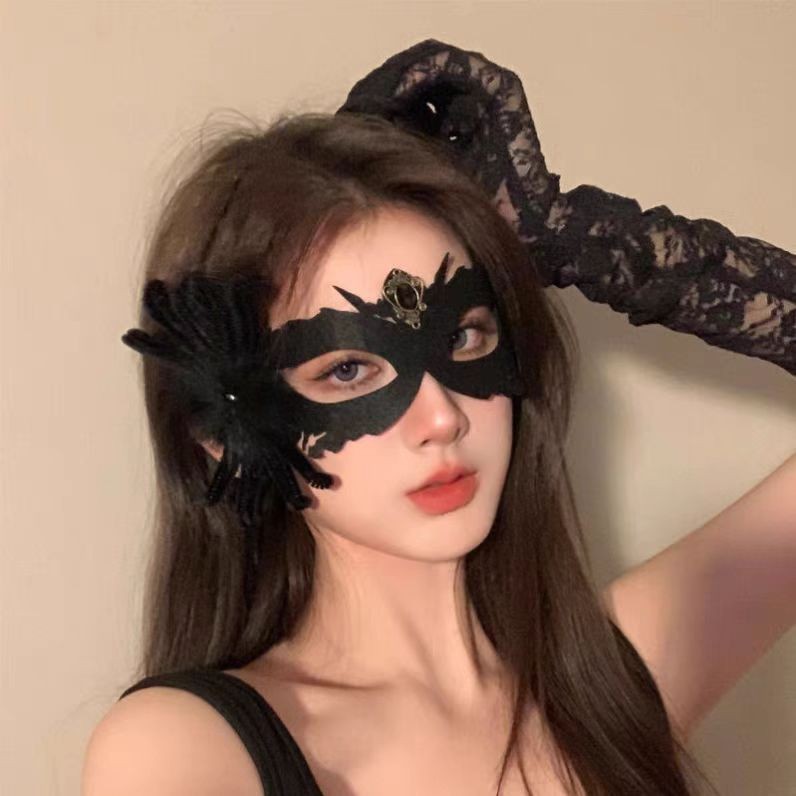 Gothic Half-Face Masquerade Eye Mask with Black Snake Medusa Design — detail image 9