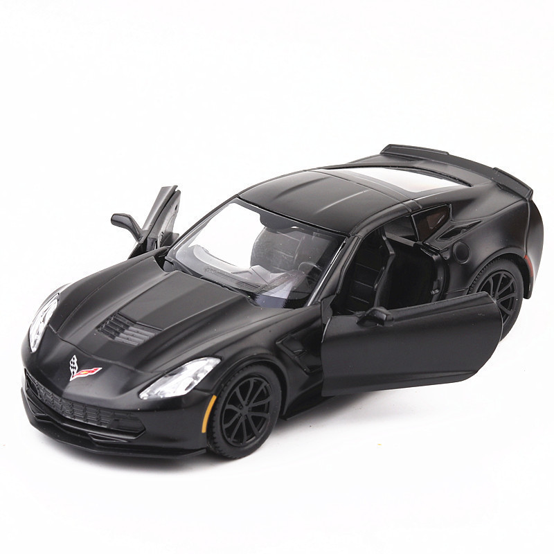 Modelo de coche de aleación de Marco 1:36 Corvette C7 coche deportivo Tire hacia atrás silenciosa luz modelo de coche de juguete adornos