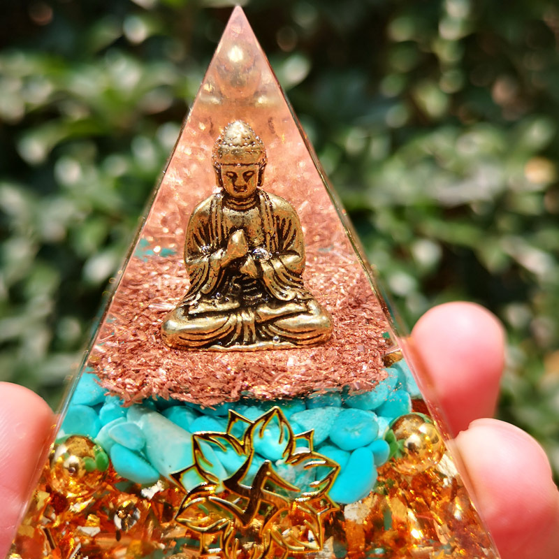 New  Pyramid Crystal Gravel Pyramid Epoxy Resin Home Desktop Handmade Ornaments display picture 1