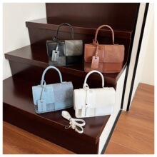 �n��ײɫ����С����Ů�����¿�r�Џ͹�С�����|�����eͨ�چμ��