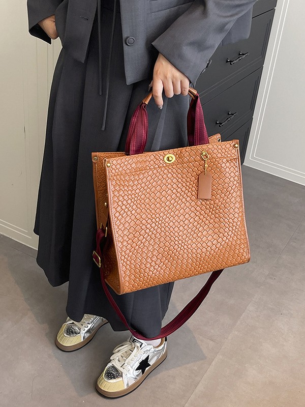 Bolsa de mano de tejido de alta calidad para mujeres 2025 nueva moda transfronteriza de gran capacidad de transporte de hombro mochila