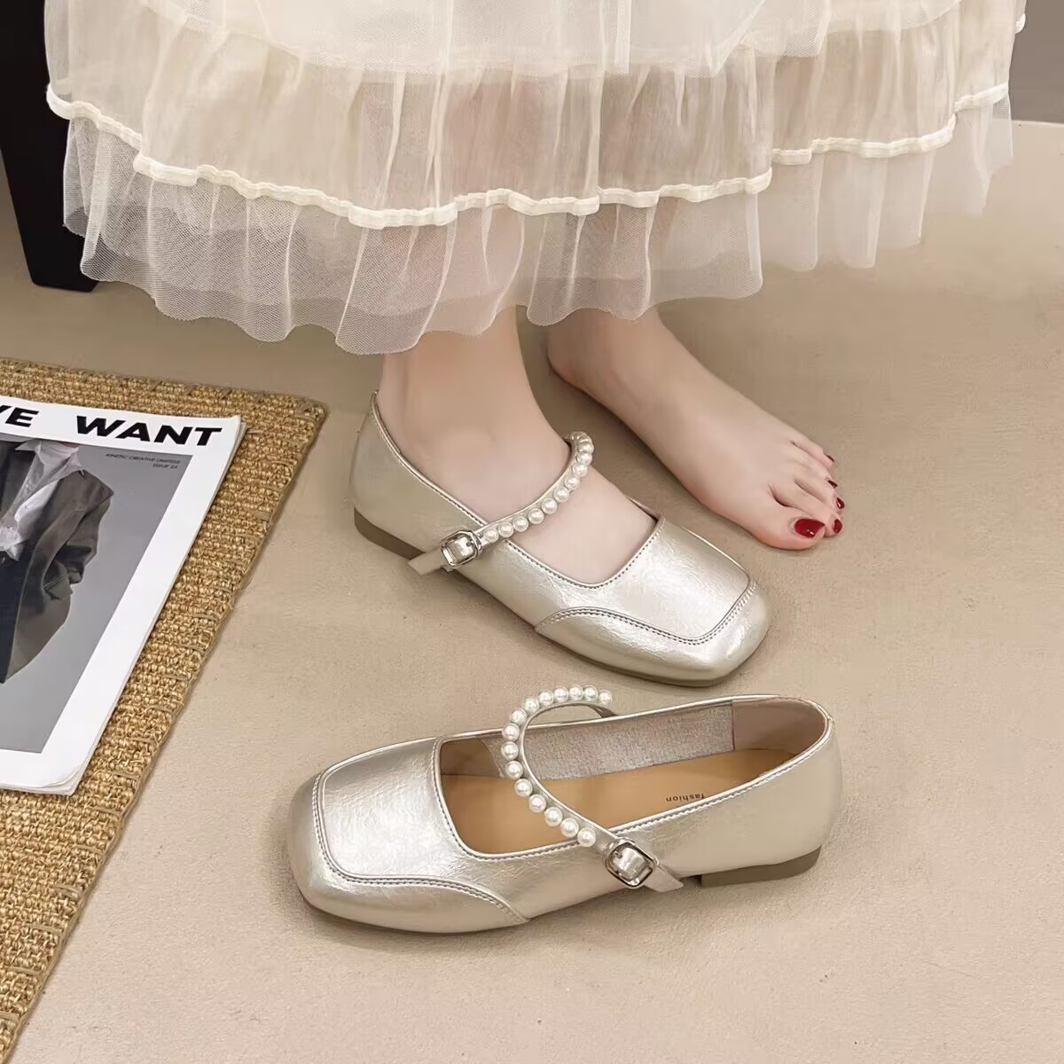 Zapatos de perla franceses de botón de boca superficial para mujeres 2026 verano con falda zapatos suaves de color sólido zapatos planos simples