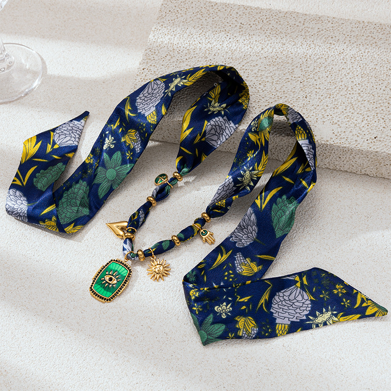 TENA estilo francés retro clásico viento diablo ojo colgante bufandas collar ligero lujo alto sentido collar medieval al por mayor