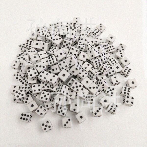 plastic beige dice