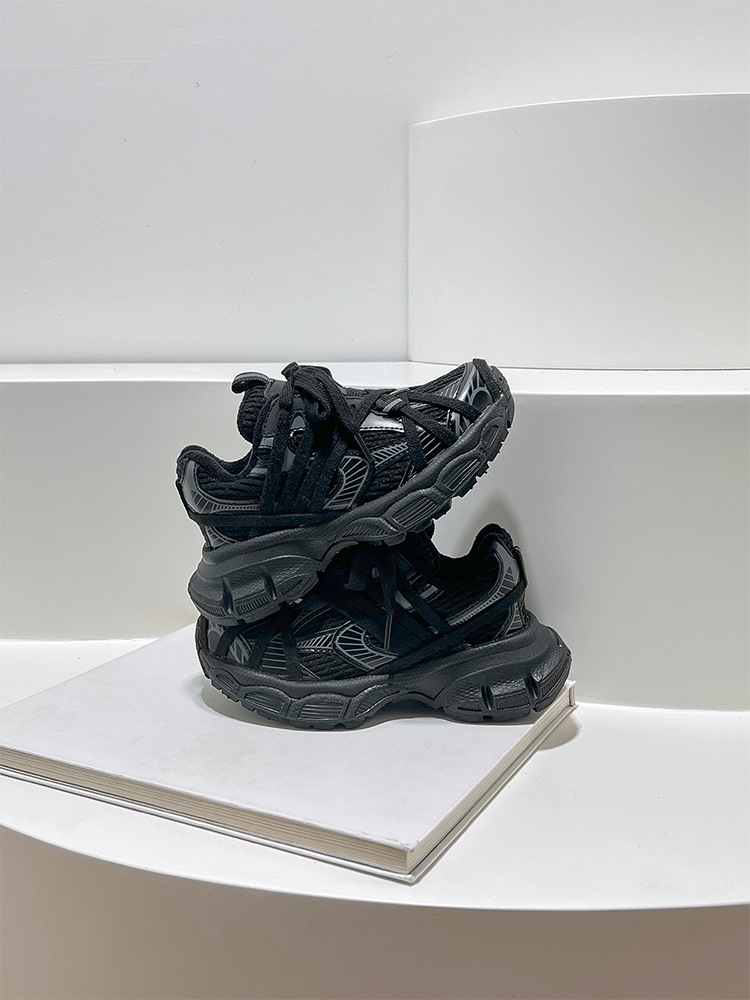 Collection automne-hiver 2025 de la marque tendance pour enfants : baskets Spider-Man à lacets, doublées en polaire, pour papa et fille, style sport parent-enfant._voghion.com