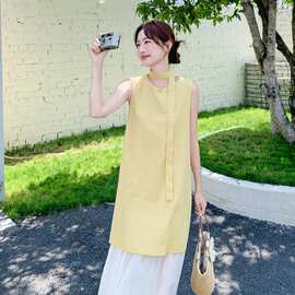 奶黄色V领飘带无袖连衣裙女夏2026新款氛围感精致气质超火鱼尾裙
