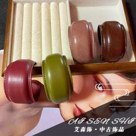 手镯 青岛中古手饰品宽2.7厘米开口手环 皮质光面手镯男女同款批