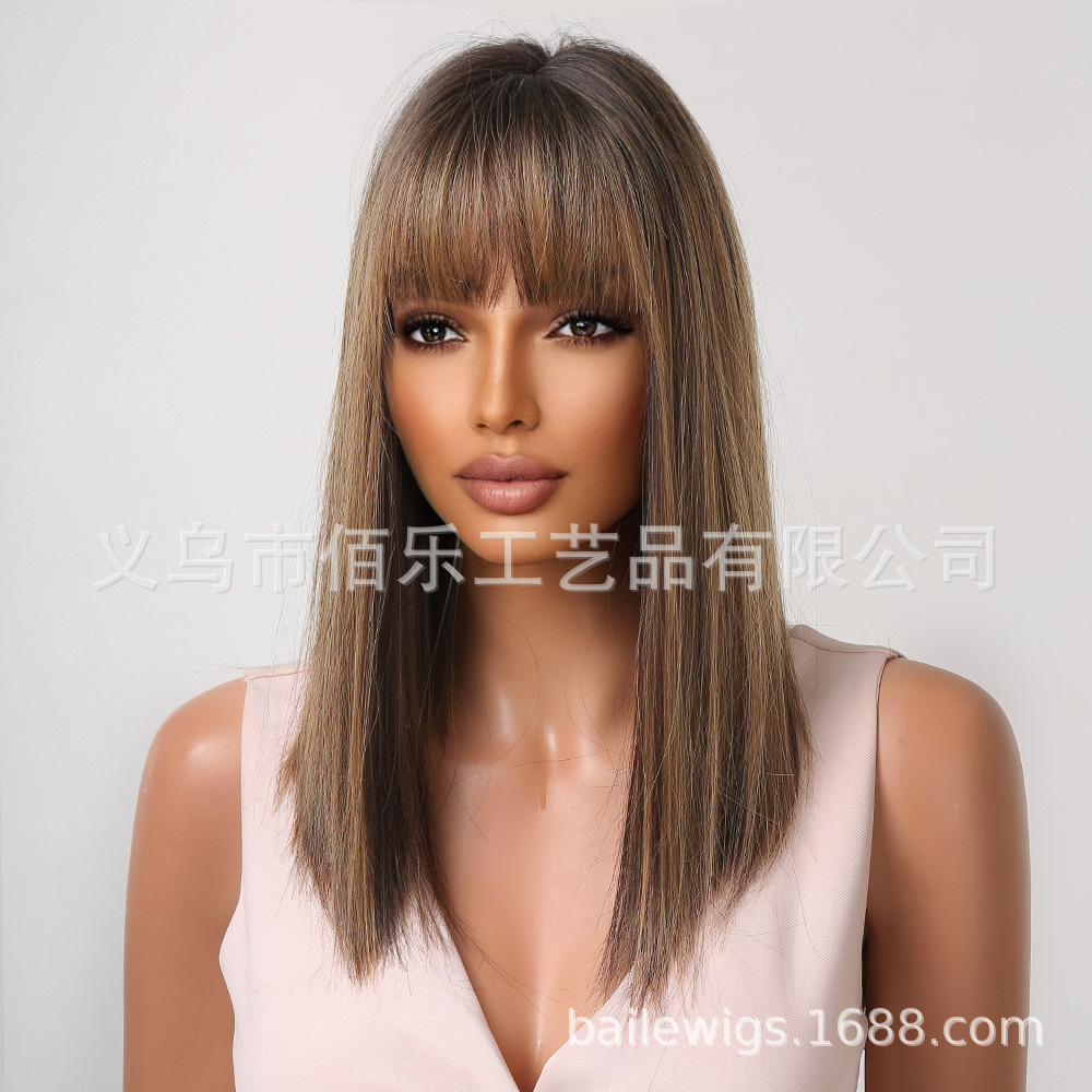Pelucas calientes europeas y americanas, seda de alta temperatura, gradiente marrón, flequillo, cabello largo y liso teñido en la parte superior de la cabeza, cubierta completa natural wigs