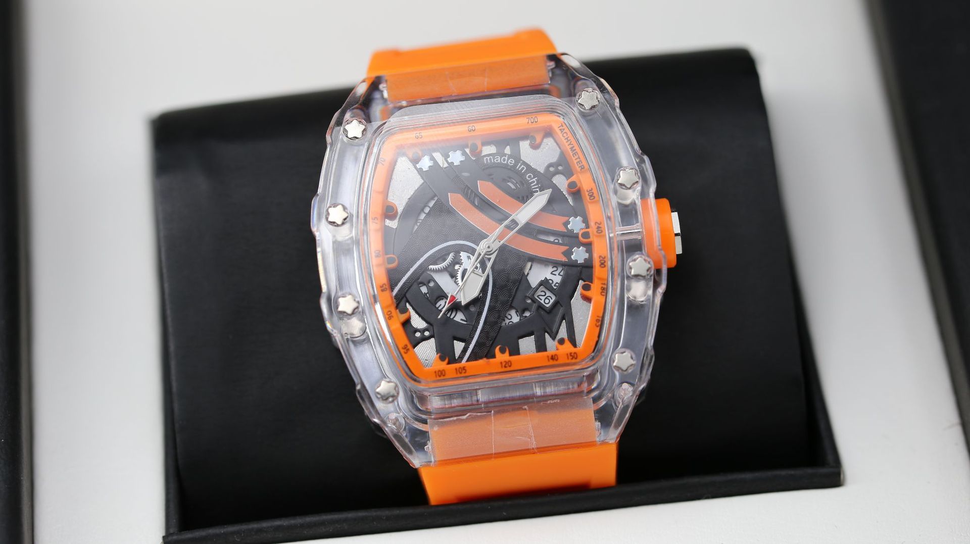 Orologio uomo quarzo luminoso design a botte trasparente_voghion.com