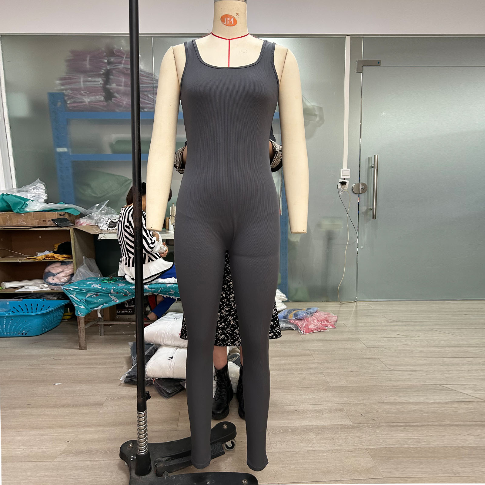 Las mujeres de comercio exterior europeo y americano sin mangas chaleco jumpsuit hilo cuello cuadrado cadera elevación Slim sexy mono SU3231