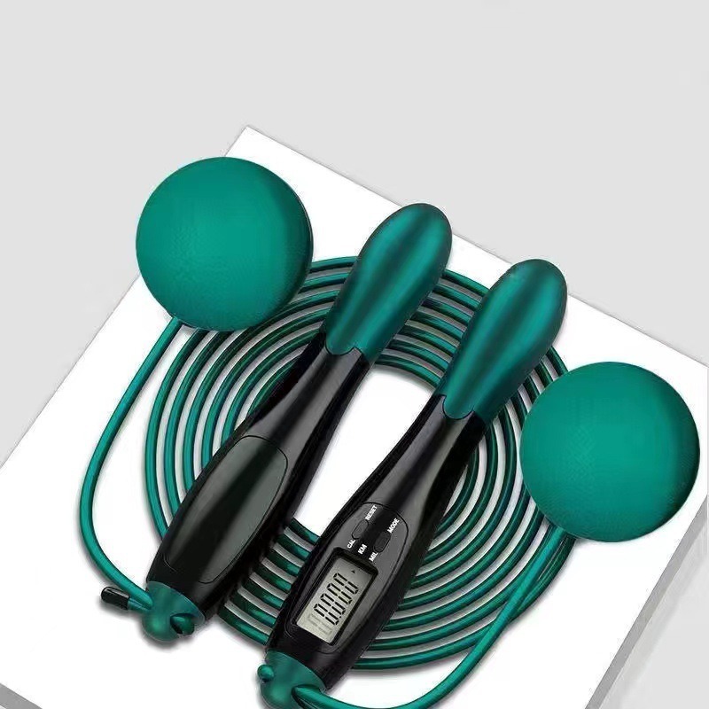 녹색과 검정색의 큰 공