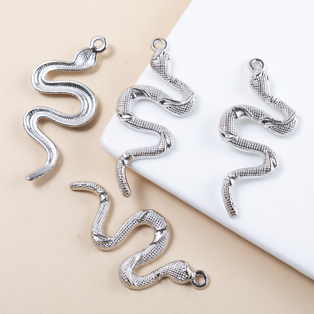 1 Piece Casual Snake Alloy Plating Pendant Jewelry Accessories display picture 3