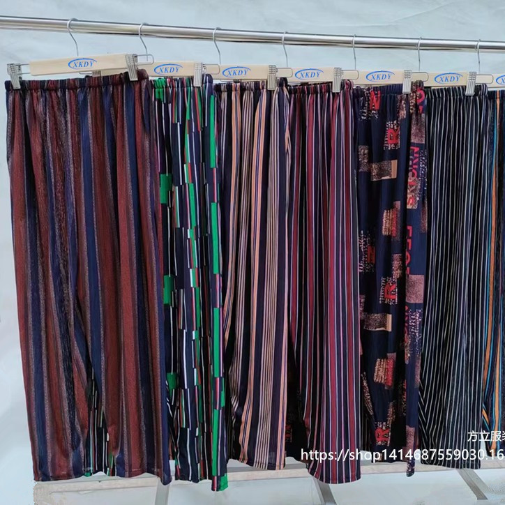 Summer Mother's Big Flower Ice Silk Women's Pants Loose Grandma's Cropped Pants Thin Ice Silk Loose Waist Casual Pants Summer Mother's Big Flower Ice Silk Women's Pants Loose Grandma's Cropped Pants Thin Ice Silk Loose Waist Casual Pants