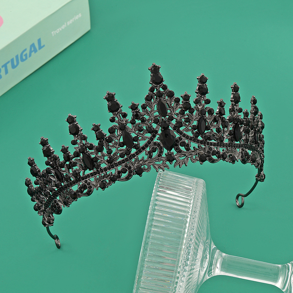 Corona de plata + diamante negro