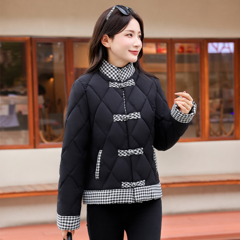 Diseño chino de estilo nacional de costura de algodón de invierno femenino coreano suelto de algodón de disco ligero 2024 image 7