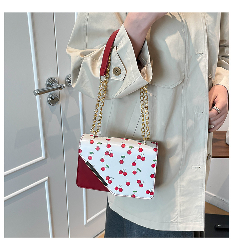 Small Fresh Chain Small Square Bag Versatile Shoulder Bag Cute Commuter Crossbody Bag_voghion.com