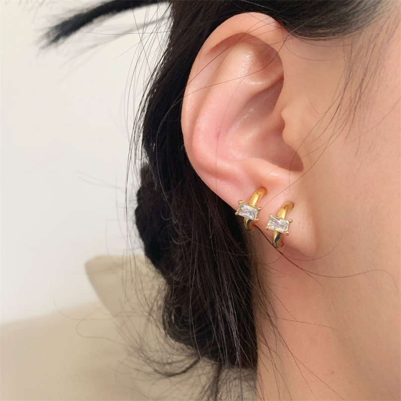 Women'S Gender Fashion Square Titanium Steel Plating Rhinestones Ear Clips 1 Pair