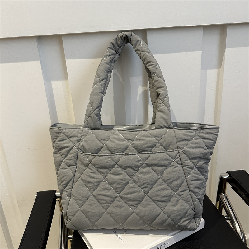 Bolsa de cubo de bordado de diamante de gran capacidad para mujeres 2024, nuevo invierno simple bolso de mano, bolso de mano ligero de moda