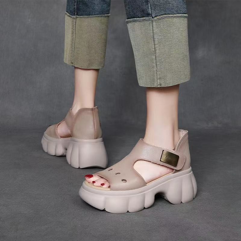 2026 verano sandalias romanas para mujeres nuevas retro velcro muffins de suela gruesa para aumentar la altura de las sandalias de cuero suave