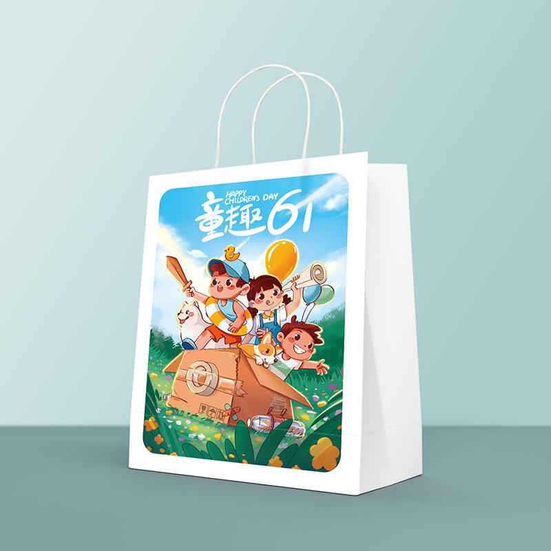 Regalo del Día de los niños Bolsa de papel Kraft Bolsa de regalo de jardín de infantes Bolsa de embalaje de aperitivos Bolsa de papel portátil en stock al por mayor
