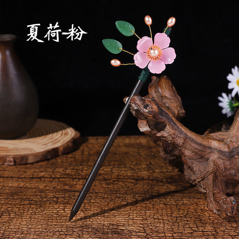 黒檀の木のかんざしのフリンジをまねて、かんざしの子供の古風な頭飾りをします。|undefined