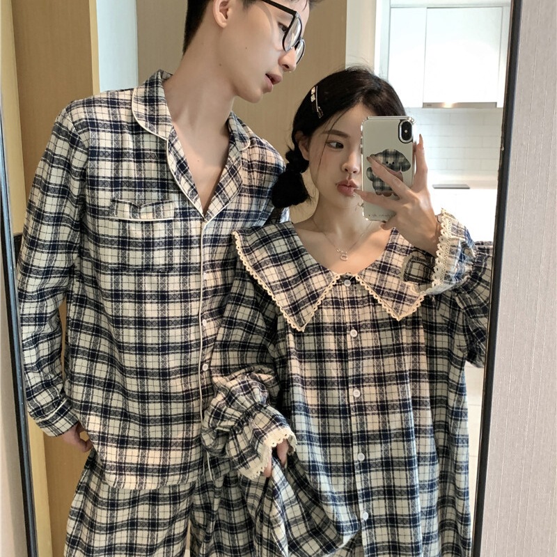 Real photos of a Korean-style couple's sweet and fresh, loose-fitting, cotton-linen, brushed, plaid autumn/winter long-sleeved loungewear set