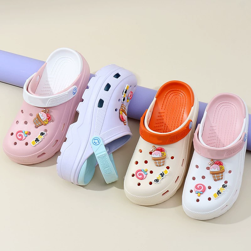 Обувь Croc для студенток, простые, удобные, милые и модные, нескользящие пляжные тапочки и сандалии с мягкой подошвой для домашней ванной комнаты двойного назначения.