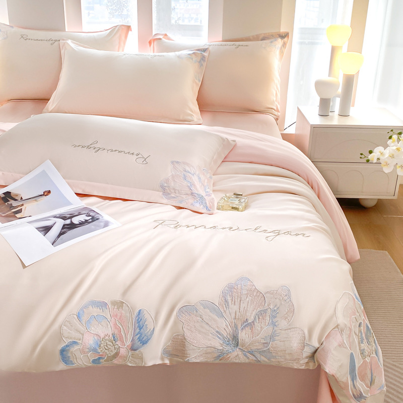 Ropa de cama de seda de hielo fresca de verano Juego de cuatro piezas de ropa de cama de alta gama de lujo ligero Funda de edredón 2025 nueva ropa de cama de tres piezas