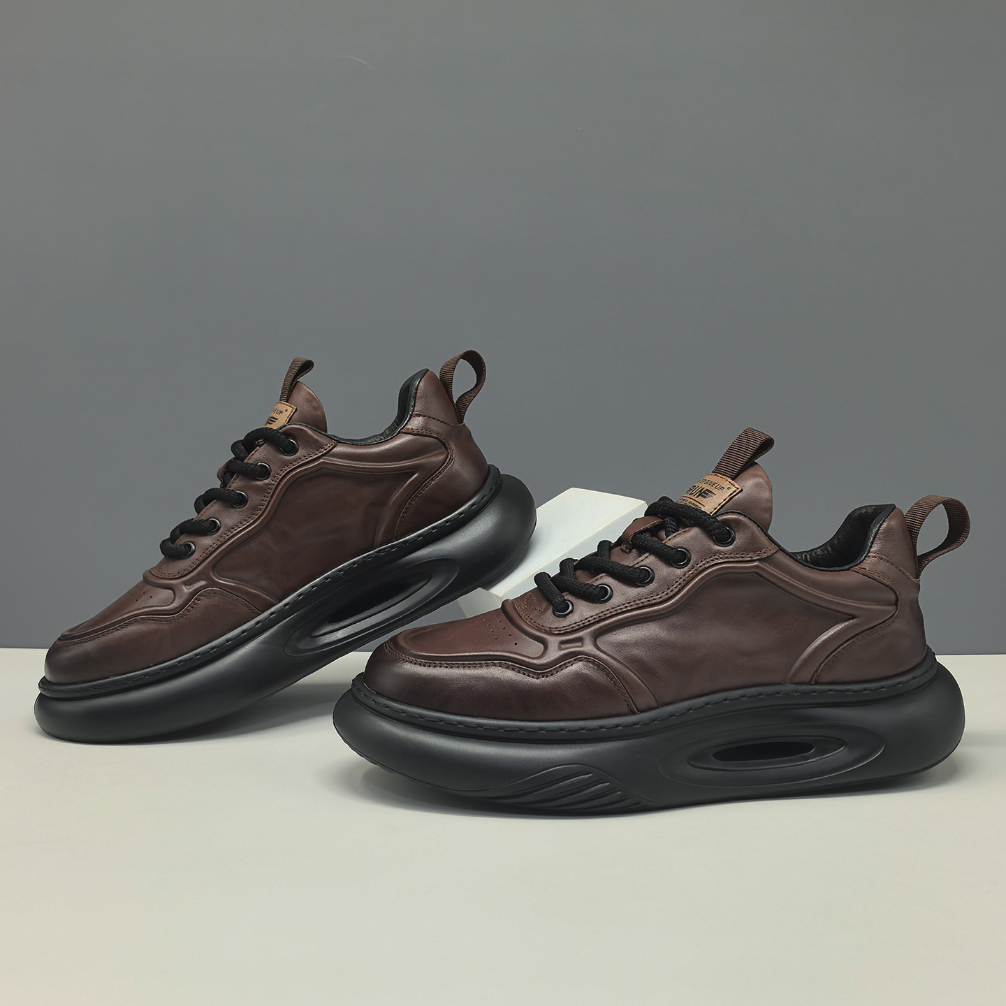 Men's First-Layer Cowhide Thick-Soled Versatile Casual Shoes European Men's Shoes Genuine Leather Breathable Accessible Luxury Classy Height-Increasing Men's Shoes