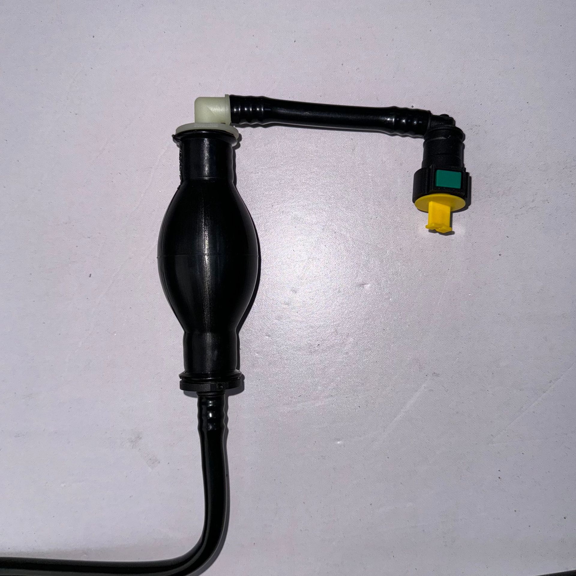 Suitable for Renault Nissan Opel Oil Return Pipe 4416876 8200505325 93857417