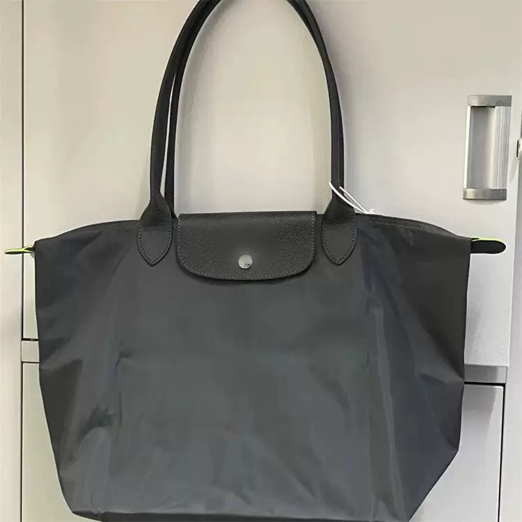 Environmentally friendly graphite gray