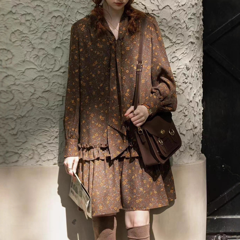 Meliliy 2025 New Retro Loose Mid-Length Brown Lace-Up Floral Long-Sleeved Dress for Women in Autumn and Winter