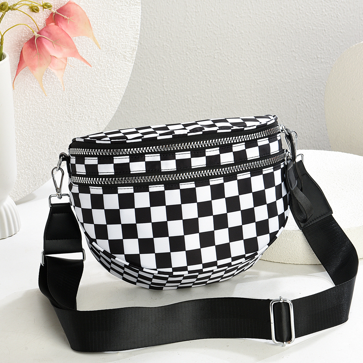 Bolso de cintura de tela Oxford con correa ancha para el hombro, nueva moda 2025, bolso de mujer moderno y elegante, bolso cruzado de un solo hombro.