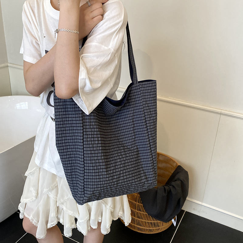 Bolso Tote de moda coreana 2025 verano nuevo bolso femenino estilo universitario bolso de hombro con letras bordadas