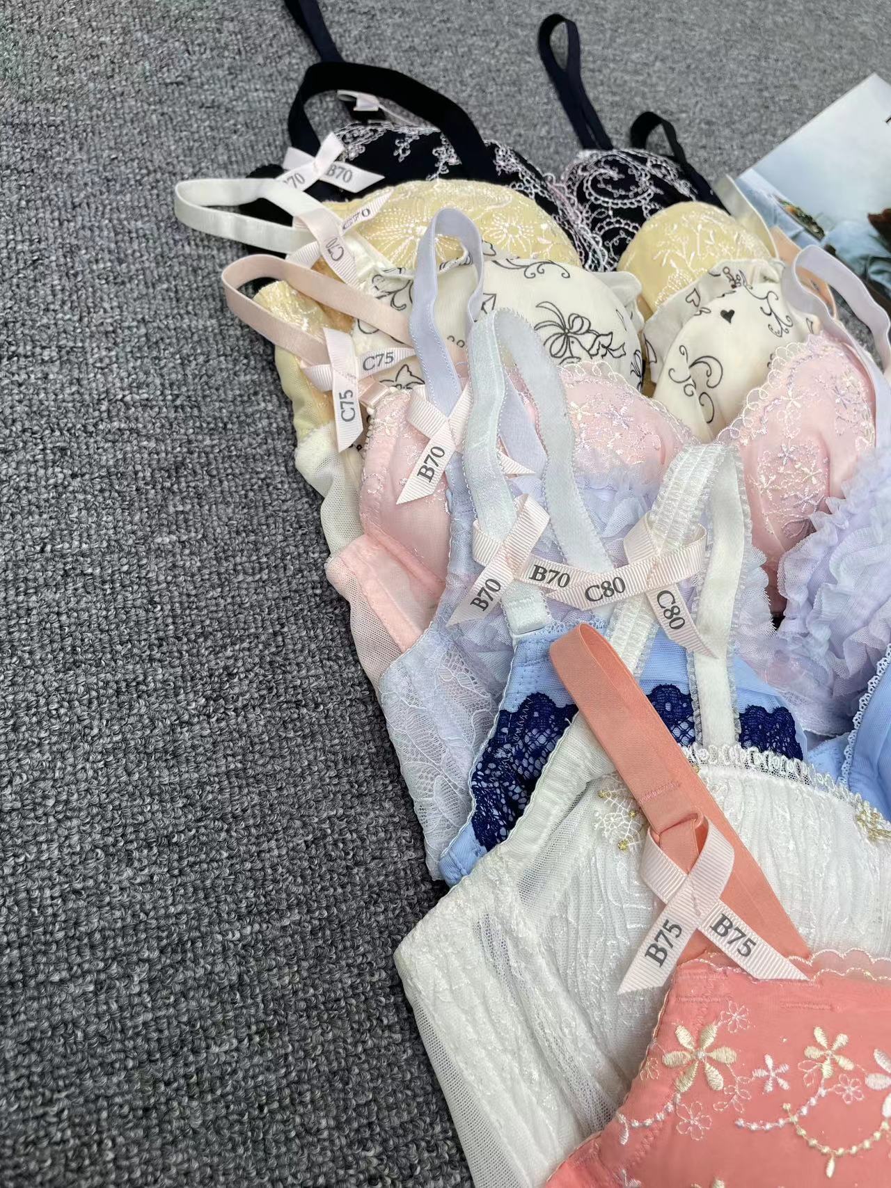 Japonés y coreano niñas sujetador diverso sujetador mixto stock cola bienes sujetador bordado de alta calidad extranjero solo sujetador