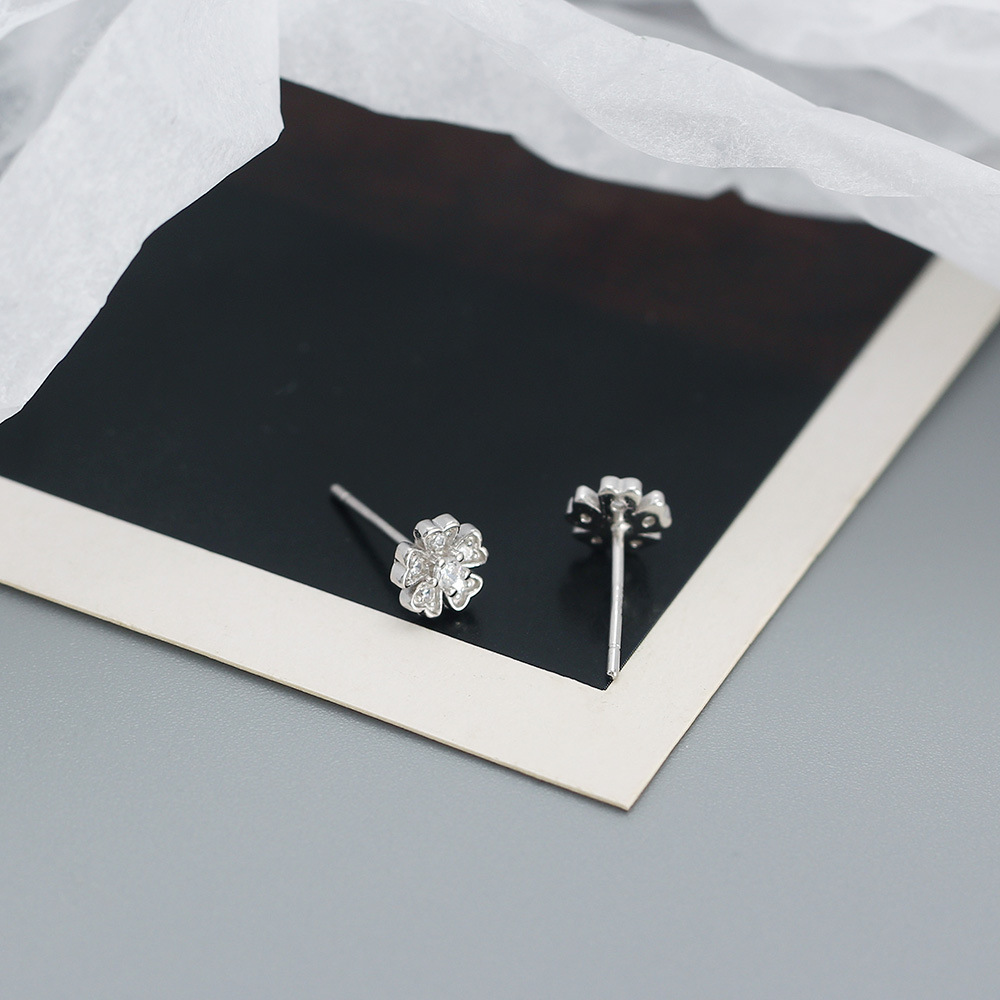 Sweet Flower Silver Plating Zircon Ear Studs 1 Pair