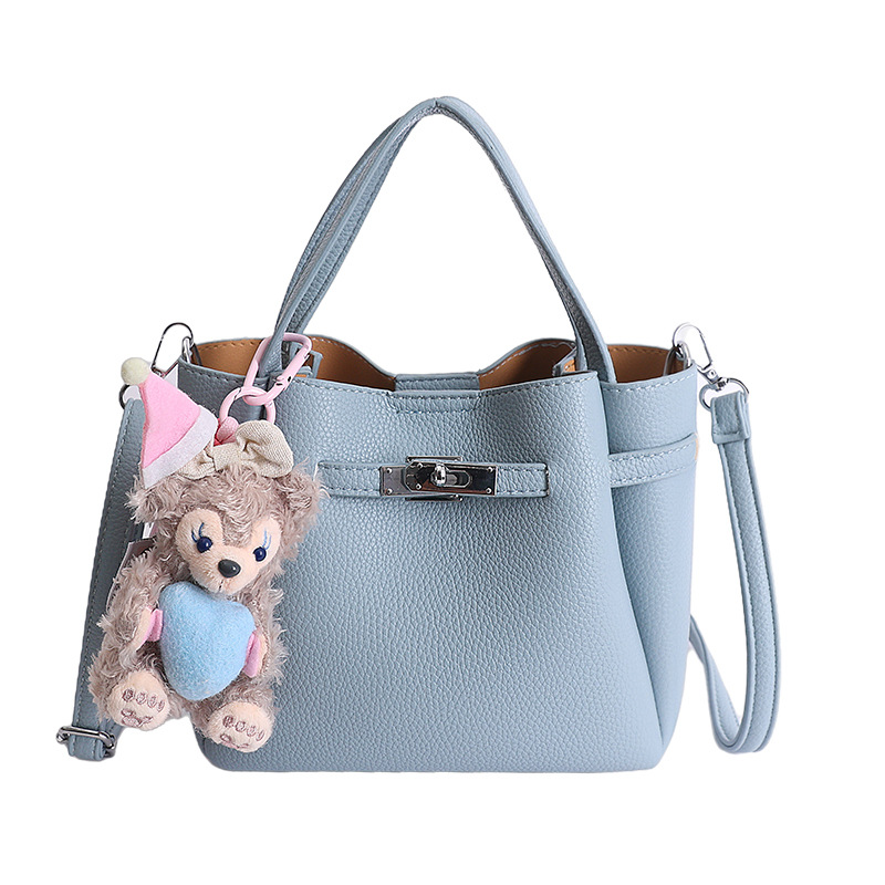 Cestas de platos de mano de alta sensación, bolsos para mujeres, 2026 nuevo estilo de moda, lichi, bolsos de mochila versátiles