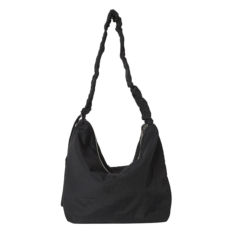 Versión coreana del bolso de mensajero de estilo perezoso para mujer 2024 nuevo bolso de bola de masa deportiva de ocio de moda bolso de hombro de tela de nailon de gran capacidad