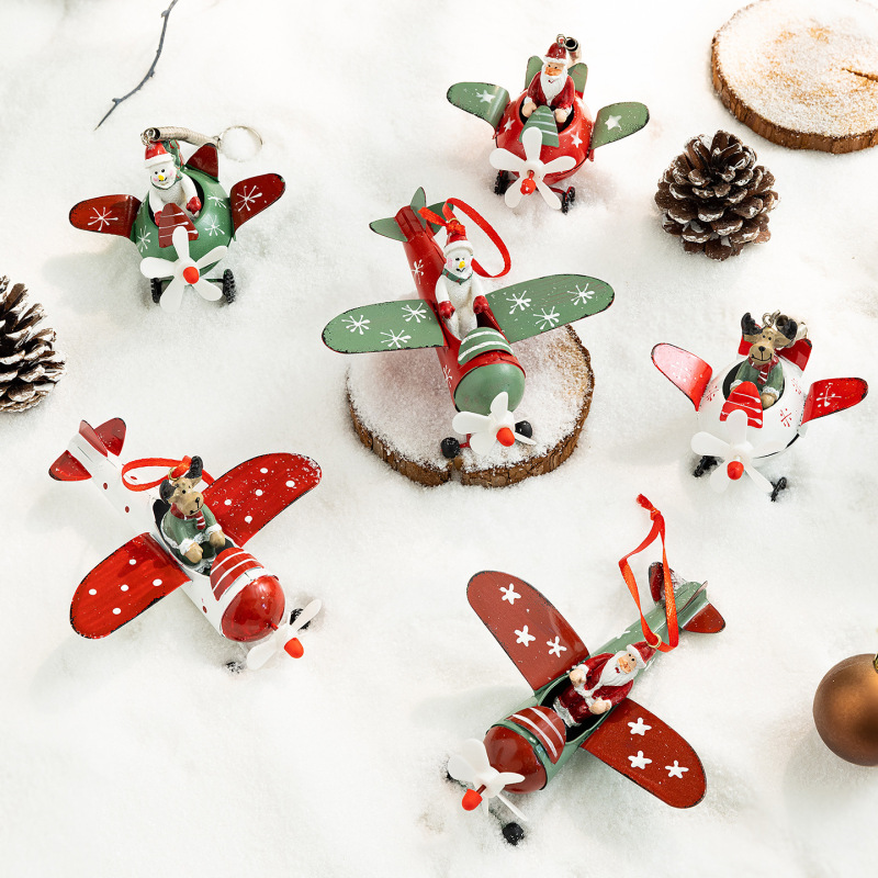 冬のクリスマス雪だるま老人ヘラジカ飛行機鉄ペンダントホームデスクトップ装飾品クリスマスツリーペンダント|undefined