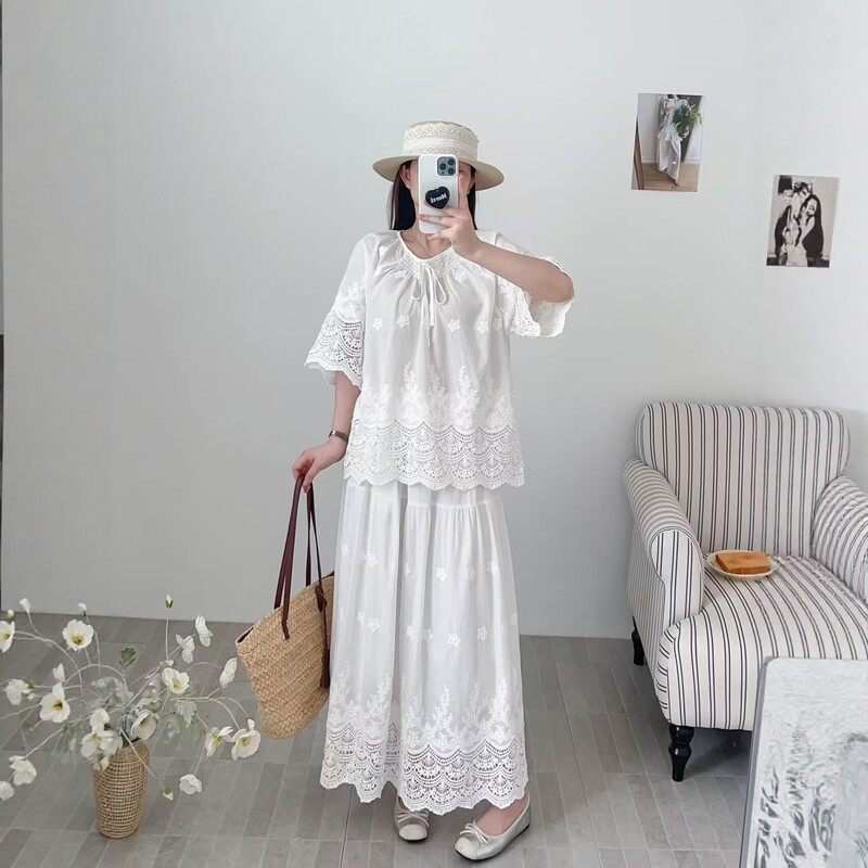 Artistic Retro Lace Patchwork Suit for Women, New Summer Style, Loose Embroidered Top and Skirt Two-Piece Set Artistic Retro Lace Patchwork Suit for Women, New Summer Style, Loose Embroidered Top and Skirt Two-Piece Set