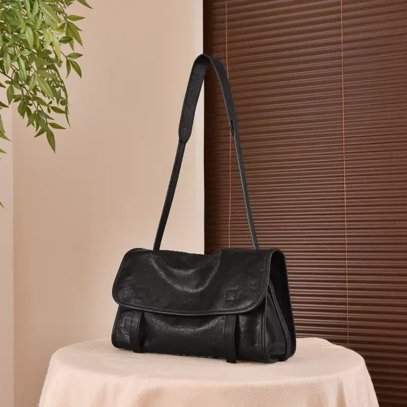 大容量头层植鞣牛皮信使包通勤百搭邮差包真皮斜挎包单肩腋下女包