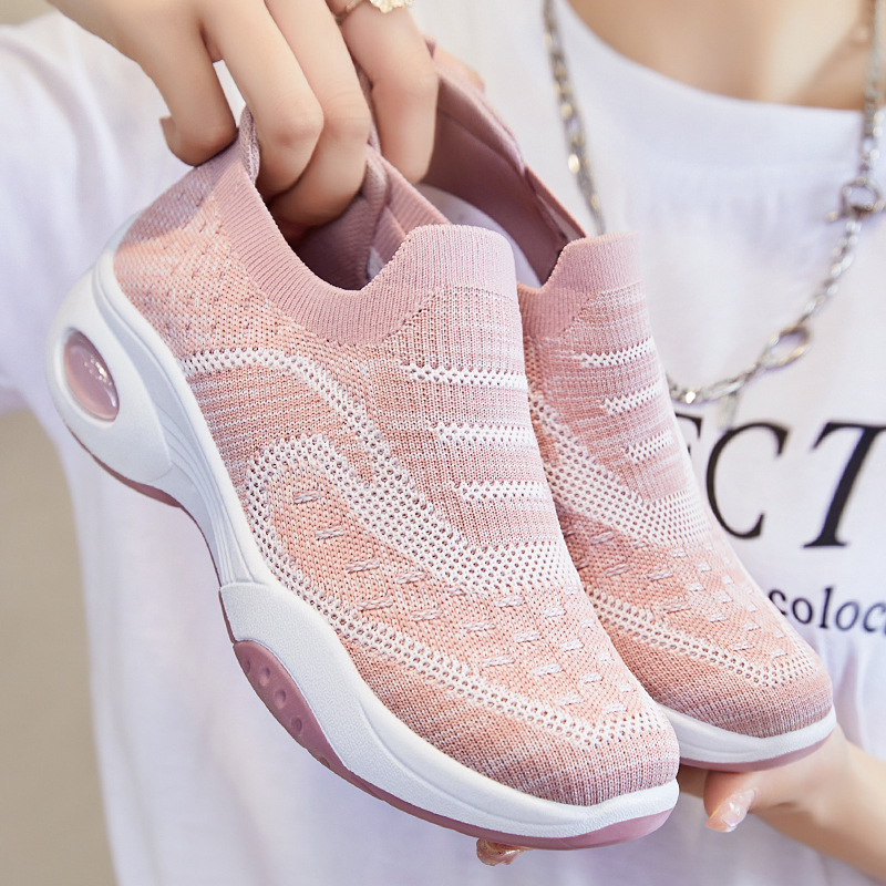 Zapatos de mujer para otoño, zapatos de mujer al por mayor para exportación, zapatos con suela blanda y amortiguación de aire, zapatos deportivos transpirables para mujer con diseño hueco.
