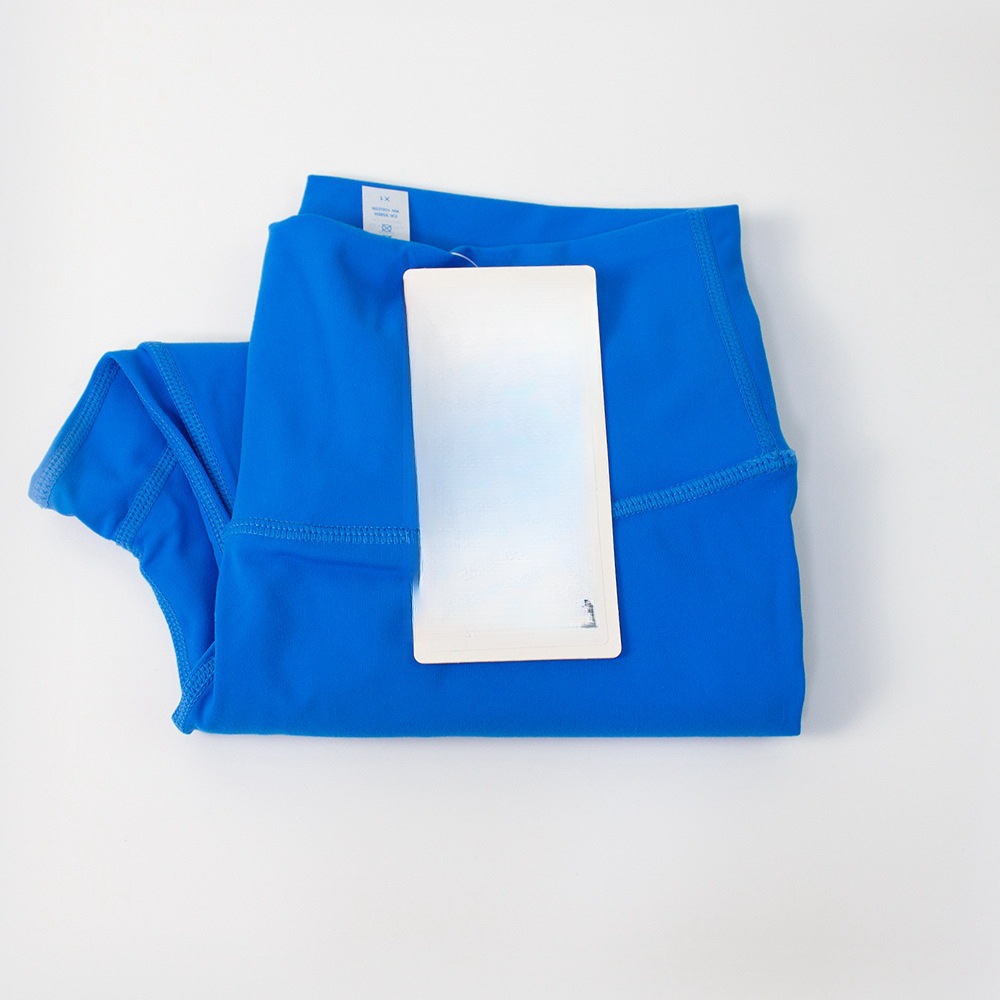 Pantalones azules relámpago sin vergüenza