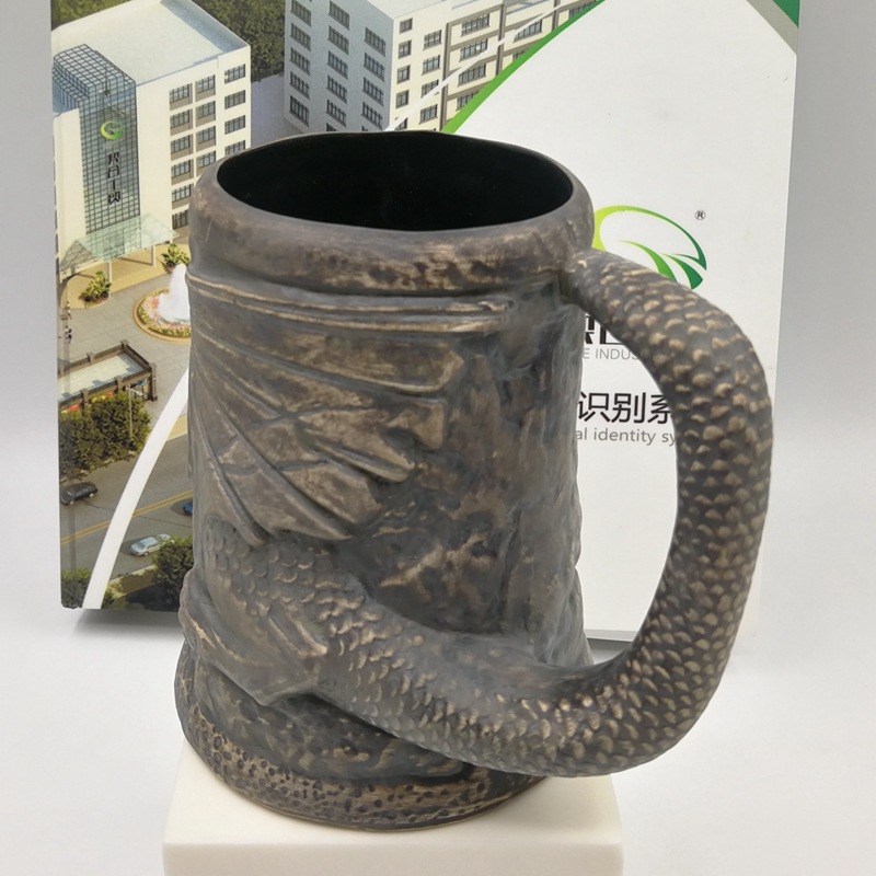 Taza de cerveza alemana de cerámica juego anime y taza circundante dragón cerveza bar taza personalización