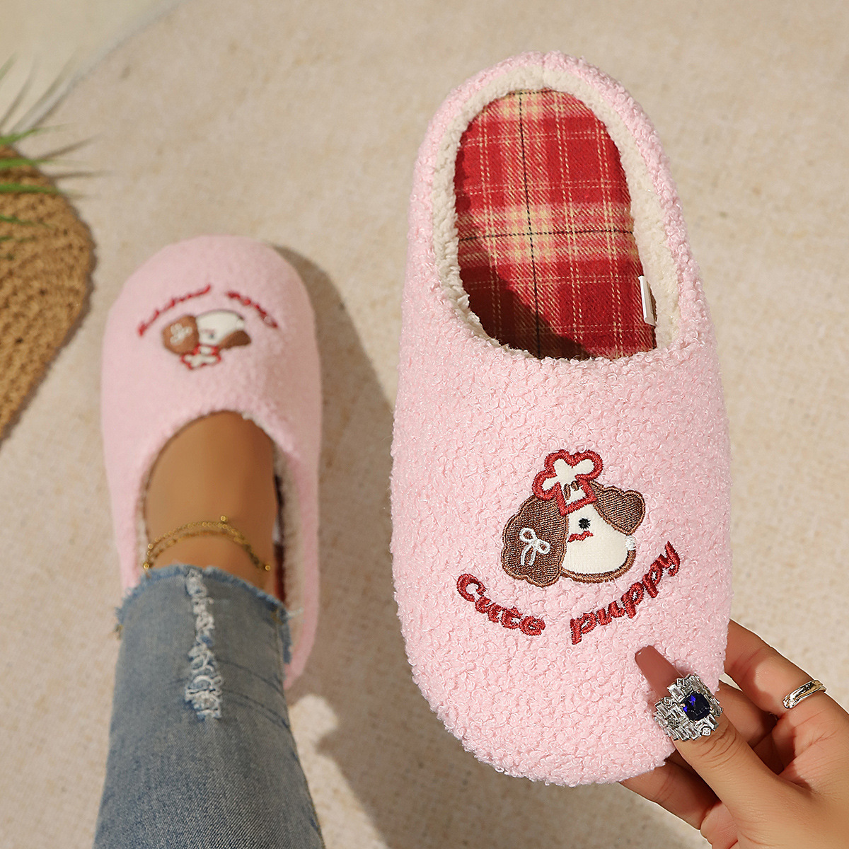 Casa zapatos de algodón suaves lindos cachorro zapatillas de cabello de cabello para mujeres de otoño y invierno deslizantes interiores gruesas zapatillas de cabello