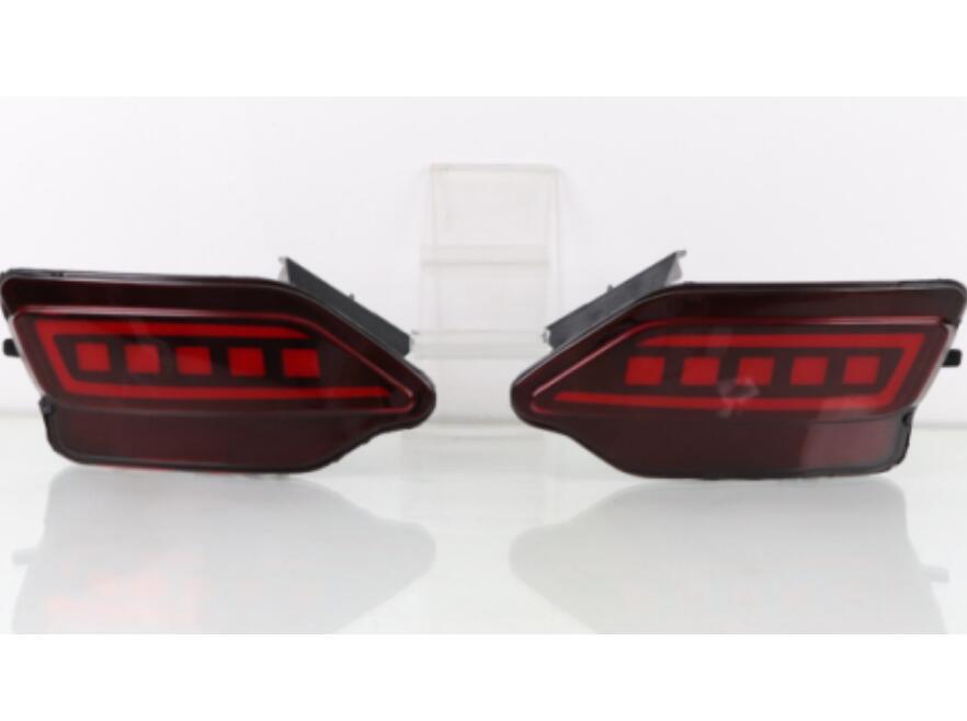 Adecuado para 13-15 años Toyota Rongfang RAV4 parachoques trasero luz trasera luz de advertencia tres funciones streamer superficie ennegrecida/superficie roja